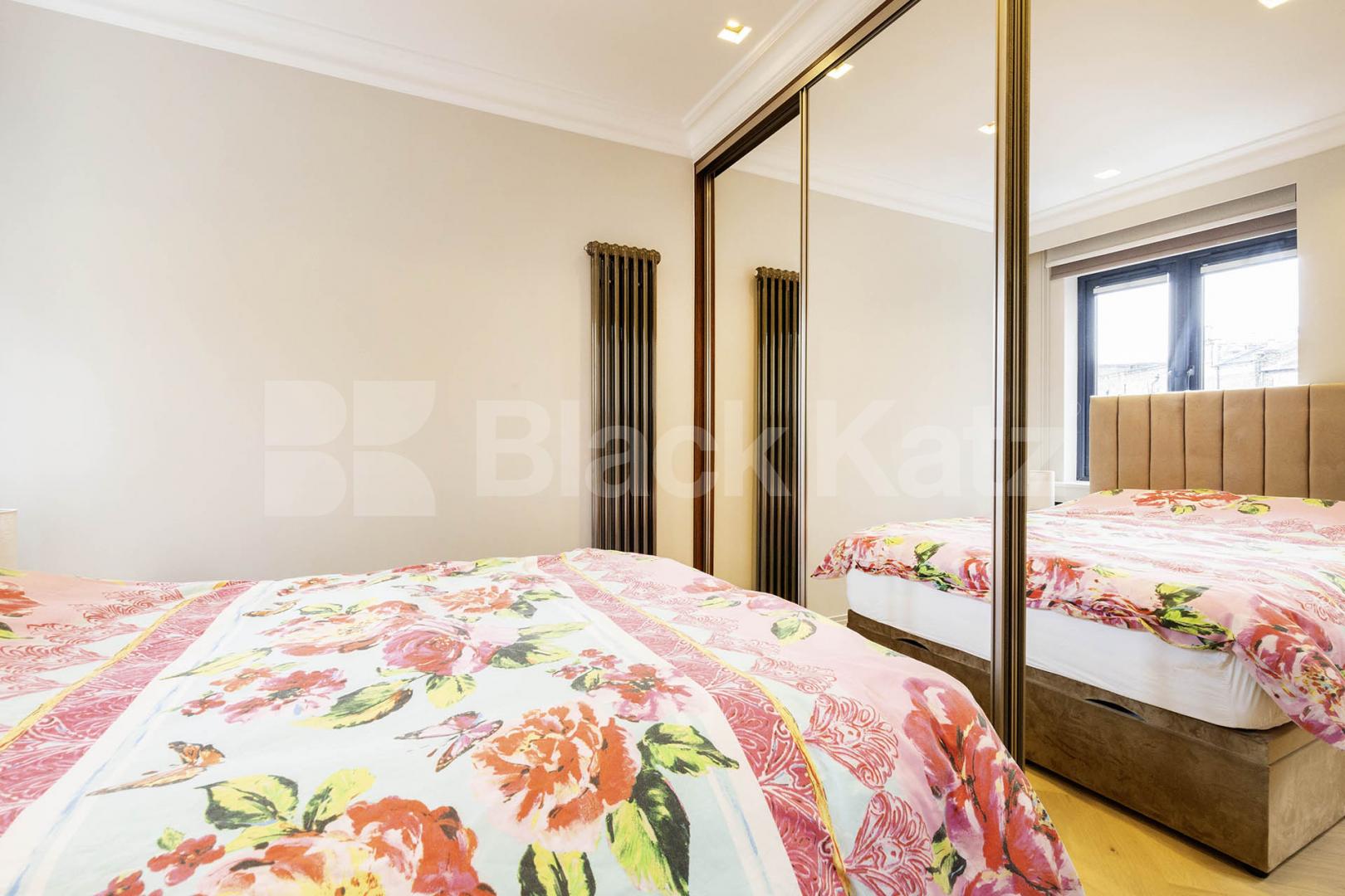 			MINS TO REGENTS PARK & TUBE!, 1 Bedroom, 1 bath, 1 reception Flat			 Parkway, Camden